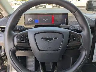 Ford Mustang Mach-E 2023 Premium 4dr SUV