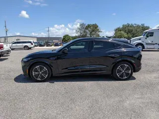 Ford Mustang Mach-E 2023 Premium 4dr SUV