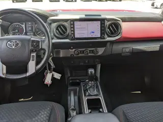 Toyota Tacoma 2023 4x2 SR5 4p Doble Cab 5.0 ft SB