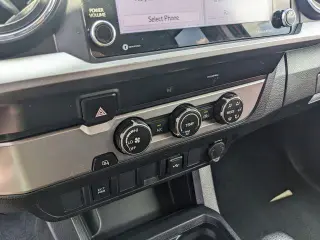 Toyota Tacoma 2023 4x2 SR5 4p Doble Cab 5.0 ft SB