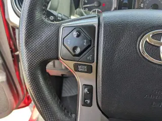 Toyota Tacoma 2023 4x2 SR5 4p Doble Cab 5.0 ft SB
