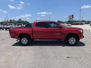 Toyota Tacoma 2023 4x2 SR5 4p Doble Cab 5.0 ft SB
