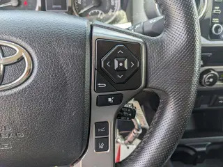Toyota Tacoma 2023 4x2 SR5 4p Doble Cab 5.0 ft SB