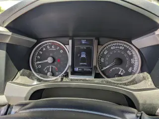 Toyota Tacoma 2023 4x2 SR5 4p Doble Cab 5.0 ft SB