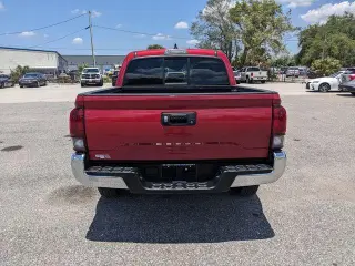 Toyota Tacoma 2023 4x2 SR5 4p Doble Cab 5.0 ft SB