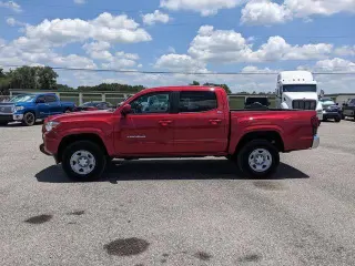 Toyota Tacoma 2023 4x2 SR5 4p Doble Cab 5.0 ft SB