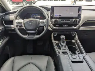 Toyota Grand Highlander 2024 XLE 4p SUV