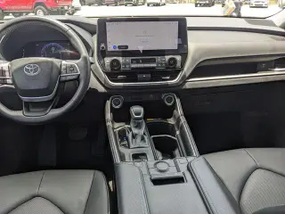 Toyota Grand Highlander 2024 XLE 4p SUV