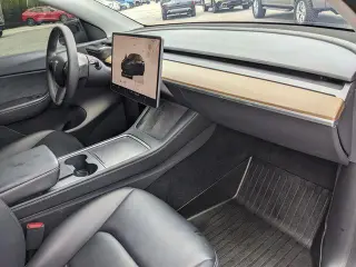 Tesla Model Y 2022 AWD Performance 4p Crossover
