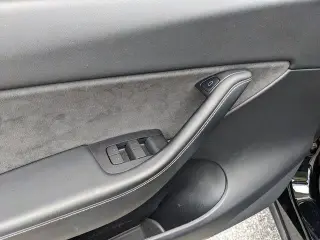 Tesla Model Y 2022 AWD Performance 4p Crossover