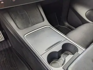 Tesla Model Y 2022 AWD Performance 4p Crossover