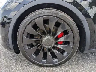Tesla Model Y 2022 AWD Performance 4p Crossover
