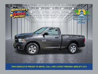 Ram 1500 Classic 2019 4x2 Tradesman Cabina Regular 2 puertas 6.3 pies SB Pickup
