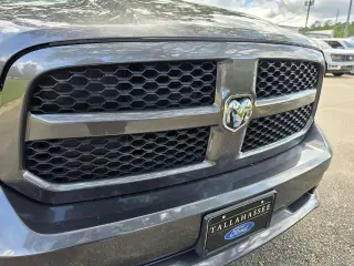 Ram 1500 Classic 2019 4x2 Tradesman Cabina Regular 2 puertas 6.3 pies SB Pickup