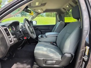 Ram 1500 Classic 2019 4x2 Tradesman Cabina Regular 2 puertas 6.3 pies SB Pickup