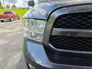 Ram 1500 Classic 2019 4x2 Tradesman Cabina Regular 2 puertas 6.3 pies SB Pickup
