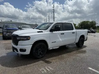 Ram 1500 2025 4x2 Big Horn Cabina Crew 4 puertas 5.6 pies. Pickup SB
