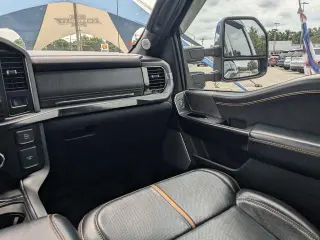 Ford F-150 2021 4x4 Platinum 4 puertas SuperCrew 5.5 pies. SB