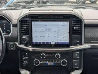 Ford F-150 2021 4x4 Platinum 4 puertas SuperCrew 5.5 pies. SB