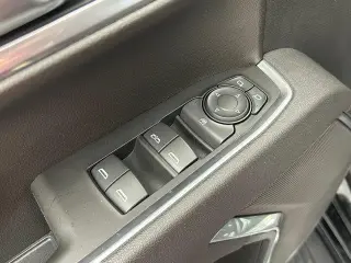 Chevrolet Silverado 1500 2025 4x2 LT 4dr Cabina Crew 5.8 ft. Caja corta