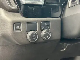 Chevrolet Silverado 1500 2025 4x2 LT 4dr Cabina Crew 5.8 ft. Caja corta