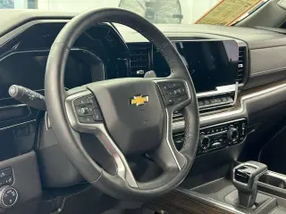 Chevrolet Silverado 1500 2025 4x2 LT 4dr Cabina Crew 5.8 ft. Caja corta