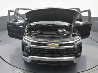 Chevrolet Silverado 1500 2025 4x2 LT 4dr Cabina Crew 5.8 ft. Caja corta