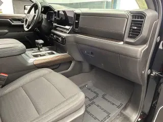 Chevrolet Silverado 1500 2025 4x2 LT 4dr Cabina Crew 5.8 ft. Caja corta