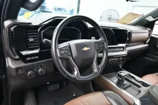 Chevrolet Silverado 1500 2024 4x2 High Country 4 puertas Cabina Crew 5.8 pies. SB