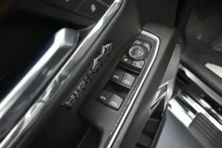 Chevrolet Silverado 1500 2024 4x2 High Country 4 puertas Cabina Crew 5.8 pies. SB