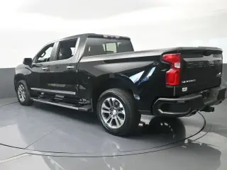 Chevrolet Silverado 1500 2024 4x2 High Country 4 puertas Cabina Crew 5.8 pies. SB