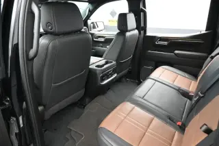 Chevrolet Silverado 1500 2024 4x2 High Country 4 puertas Cabina Crew 5.8 pies. SB