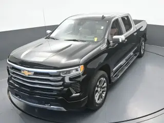 Chevrolet Silverado 1500 2024 4x2 High Country 4 puertas Cabina Crew 5.8 pies. SB