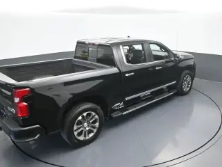 Chevrolet Silverado 1500 2024 4x2 High Country 4 puertas Cabina Crew 5.8 pies. SB
