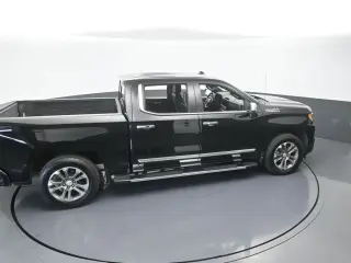 Chevrolet Silverado 1500 2024 4x2 High Country 4 puertas Cabina Crew 5.8 pies. SB