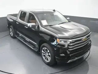 Chevrolet Silverado 1500 2024 4x2 High Country 4 puertas Cabina Crew 5.8 pies. SB