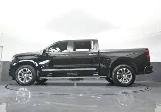 Chevrolet Silverado 1500 2024 4x2 High Country 4 puertas Cabina Crew 5.8 pies. SB