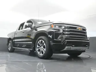 Chevrolet Silverado 1500 2024 4x2 High Country 4 puertas Cabina Crew 5.8 pies. SB