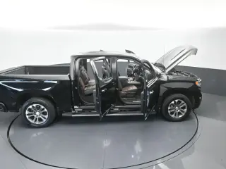 Chevrolet Silverado 1500 2024 4x2 High Country 4 puertas Cabina Crew 5.8 pies. SB