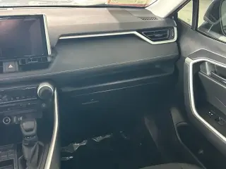 Toyota RAV4 2025 LE 4p SUV