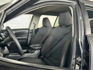 Toyota RAV4 2025 LE 4p SUV