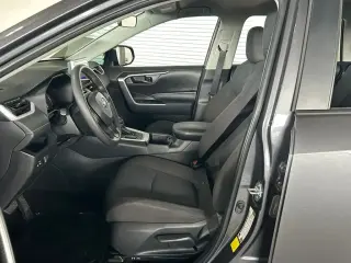 Toyota RAV4 2025 LE 4p SUV