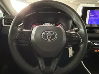 Toyota RAV4 2025 LE 4p SUV