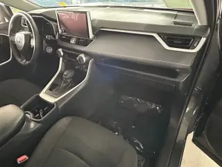 Toyota RAV4 2025 LE 4p SUV