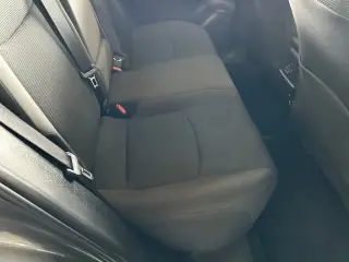 Toyota RAV4 2025 LE 4p SUV