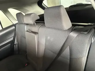 Toyota RAV4 2025 LE 4p SUV