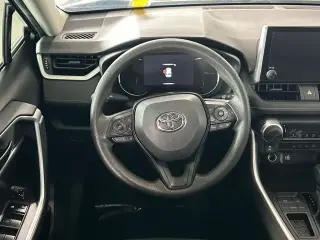 Toyota RAV4 2025 LE 4p SUV