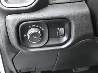 Ram 3500 2024 4x4 Tradesman 4p. Cabina de Tripulación 6.3 ft. SB SRW Camioneta