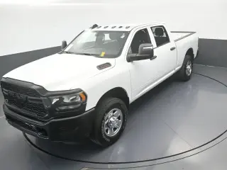Ram 3500 2024 4x4 Tradesman 4p. Cabina de Tripulación 6.3 ft. SB SRW Camioneta