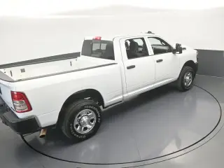 Ram 3500 2024 4x4 Tradesman 4p. Cabina de Tripulación 6.3 ft. SB SRW Camioneta